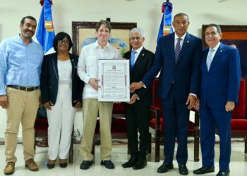 Senado reconoce varias personalidades de El Seibo en sesión histórica