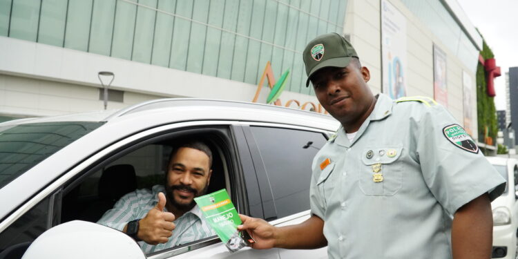 DIGESETT inicia Campaña Educativa para Conductores y Peatones en varios puntos del Gran Santo Domingo