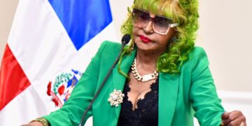 Senado reconoce a Fefita La Grande