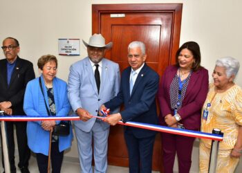 Presidente del Senado inaugura Salón de Capacitación para empleados