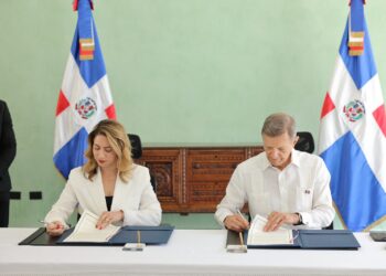 MIREX y Supérate firman convenio para fortalecer asistencia a dominicanos víctimas de trata de personas en el exterior