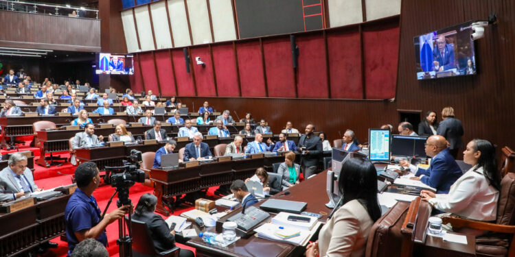Cámara de Diputados conforma comisión especial que continuará estudio de Ley de Contrataciones Públicas