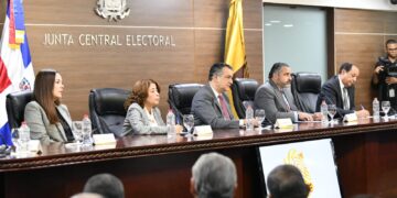 JCE continúa presentación del proyecto de la nueva Cédula de Identidad y Electoral a organizaciones políticas