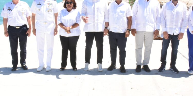 Turismo inicia construcción de la terminal de cruceros en el puerto de Barahona