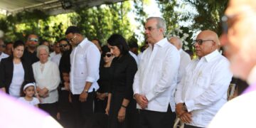 Presidente Abinader asiste a honras fúnebres de la gobernadora de Montecristi, Nelsy Cruz