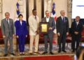 Presidente Abinader entrega a tres profesores el Premio a la Excelencia Magisterial 2025