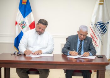 Senado de la República y Ministerio de Medio Ambiente firman acuerdo para la implementación de amplio programa de responsabilidad social