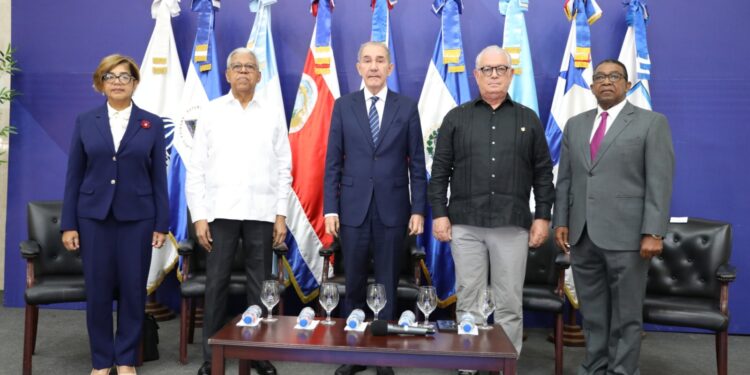 Concluye con éxito primer Curso Taller de Diplomacia Científica e Integración Regional organizado por el MESCyT