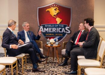 Abinader fortalece diálogo comercial con Estados Unidos durante cumbre en Miami