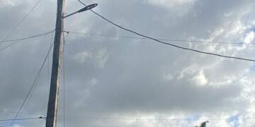 Edeeste desmantela conexión irregular en el Ayuntamiento de El Cedro de Miches y en residencia de la alcaldesa